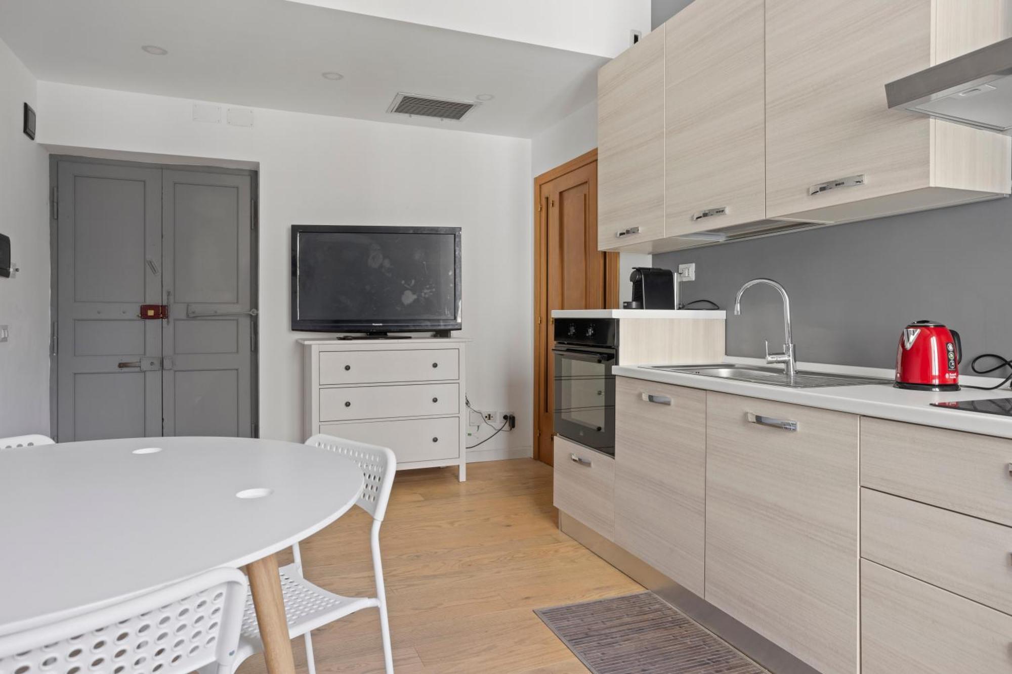 Appio Grand Apartment - S. Giovanni โรม ภายนอก รูปภาพ