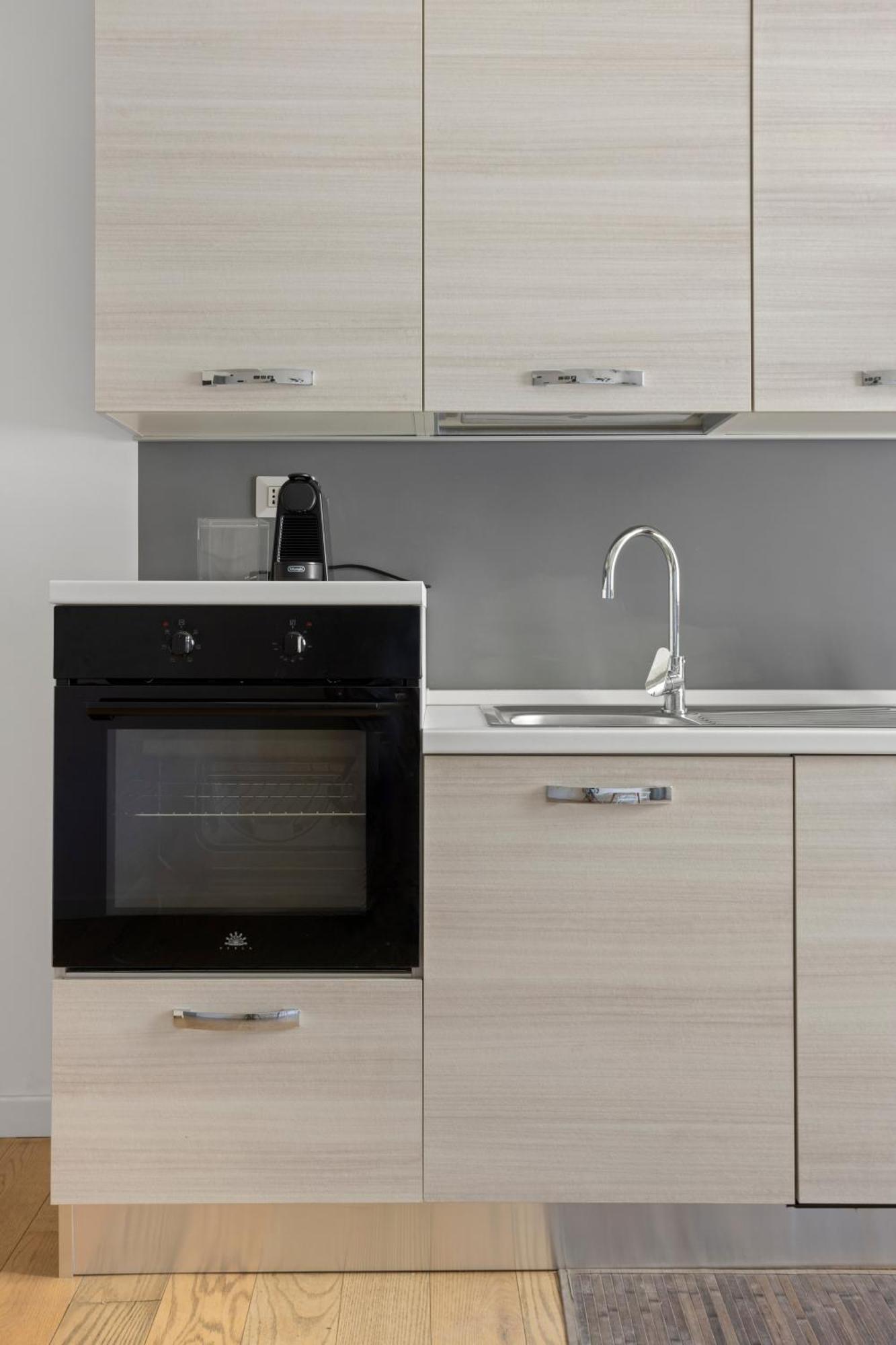 Appio Grand Apartment - S. Giovanni โรม ภายนอก รูปภาพ